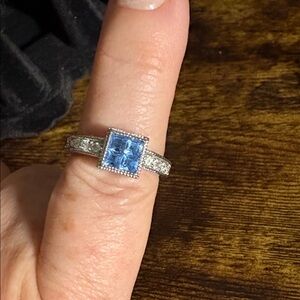 Beautiful Princess Cut Blue Topaz Ring size 9